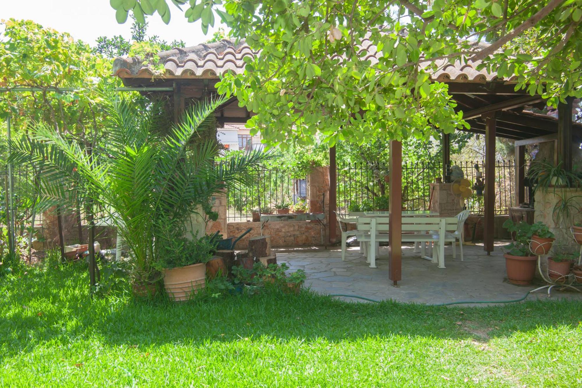 Venia Apartment *